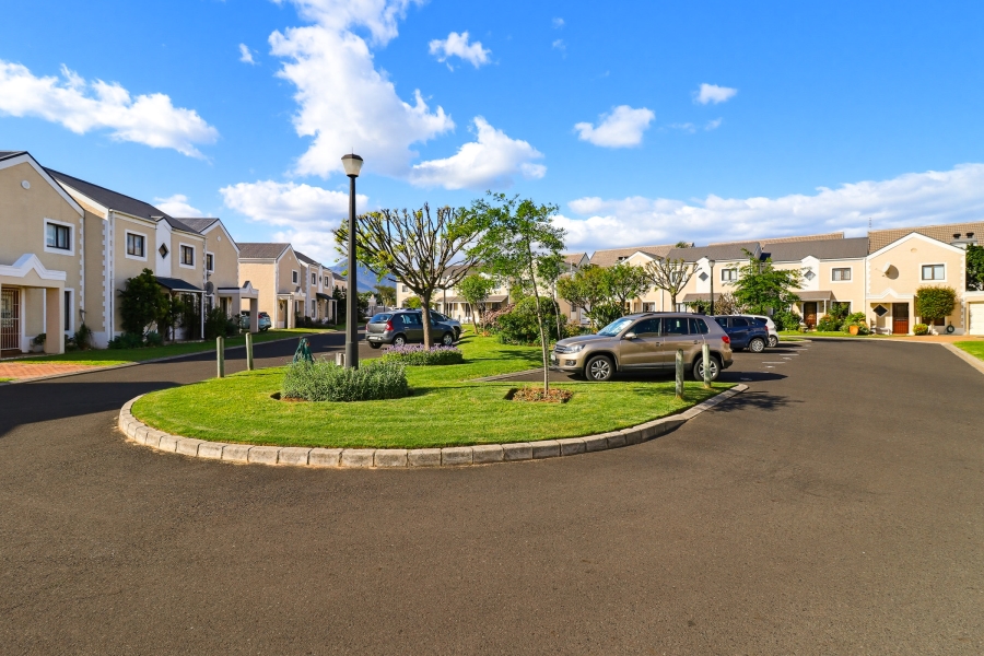 2 Bedroom Property for Sale in Heritage Park Western Cape